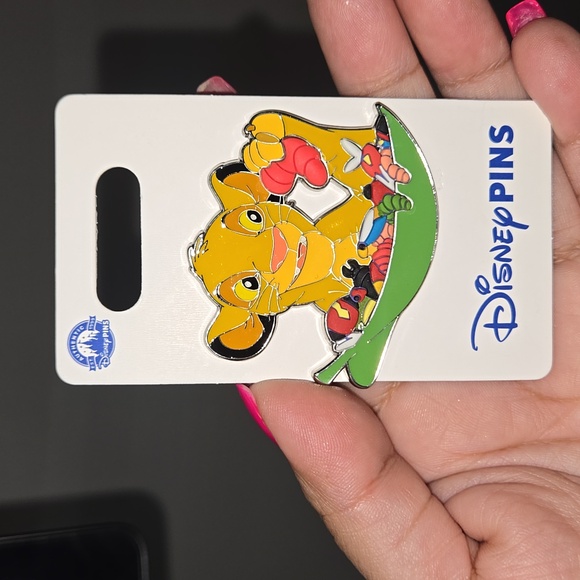 NWT Disney Parks Lion King Simba trading pin - Picture 2 of 3